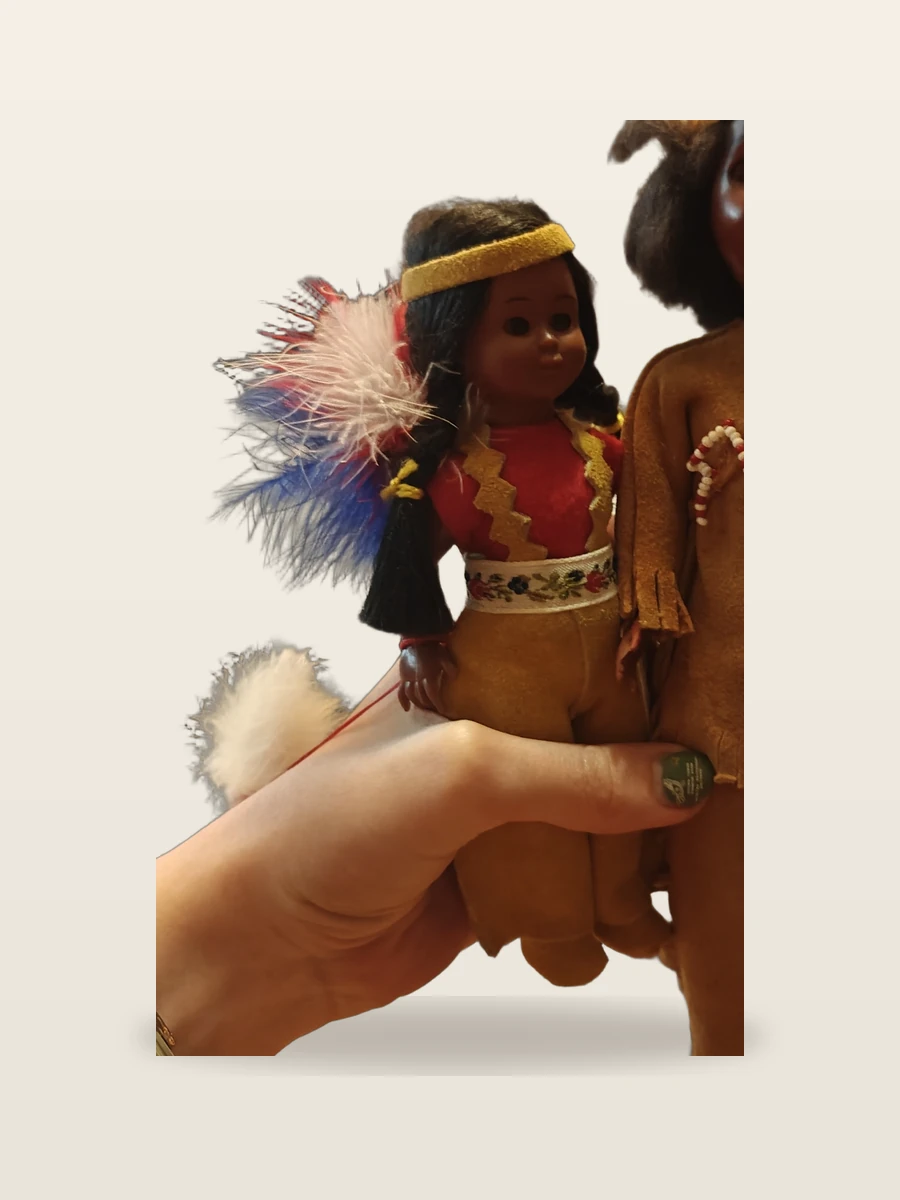 Carlson Dolls — кукла в костюме североамериканских индейцев