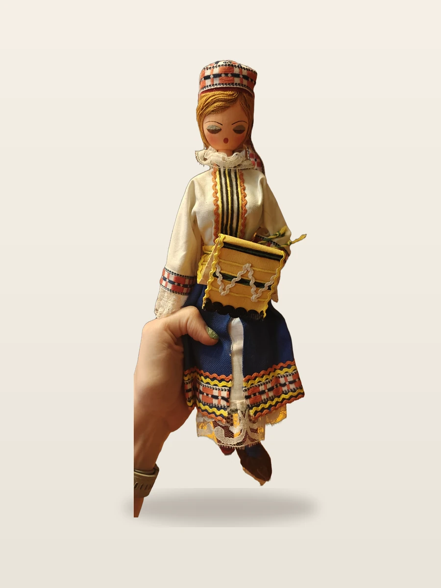 Lidová tvorba — кукла в словацком костюме